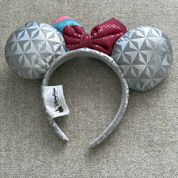 EPCOT Minnie Ears - Picture 2 of 2